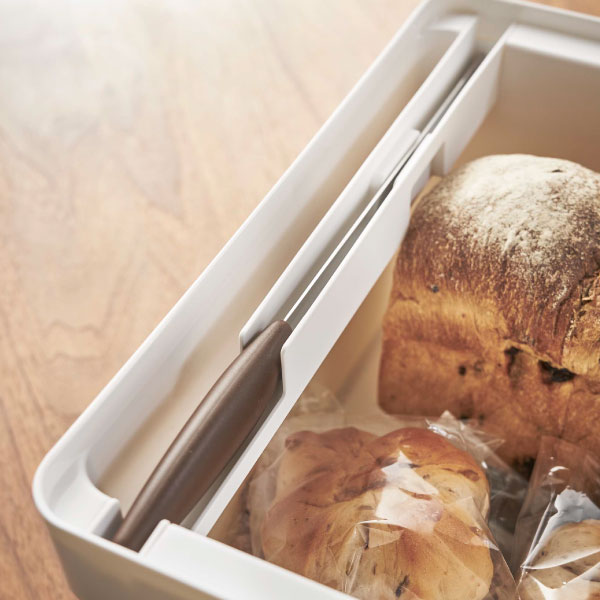 パンケース おしゃれ タワー ブレッドボックス パン入れ ストッカー パン 収納 保存ケース 保存容器 カッティングボード まな板 パン切り包丁 調味料入れ キッチン 北欧 インテリア雑貨 山崎実業 ブレッドケース ブレットナイフホルダー付 タワー Tower Devils Bsp Fr