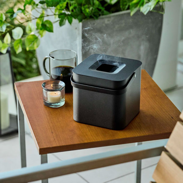 蚊取り線香入れ おしゃれ Tower Towerシリーズ Yamazaki そのまま入れられる蚊取り線香収納ポット アウトドア インテリア雑貨 タワー タワーシリーズ ハンドル付き ヤマザキ 丸型 公式 北欧 収納ケース 山崎実業 新作 新商品 玄関 虫除け 蚊取りポット 蚊遣り 角型