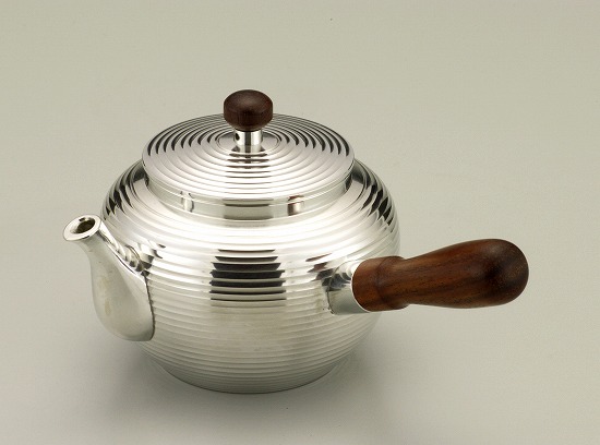 ★送料無料★【桐箱入】 大阪錫器 急須　磨 筋入 横手 ※名入不可※ 【新茶保管保存容器茶壷錫器茶筒酒器】オオサカスズキ　おおさかすずき　osakasuzuki　 誕生日 プレゼント 贈り物 お祝い