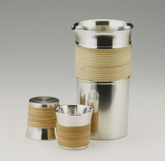 絶対一番安い 楽天市場 桐箱入 大阪錫器 籐巻き酒瓶セット酒瓶 360ml ぐい呑み 45ml 2ヶ 送料無料 名入不可 錫タンブラー錫製品ビールジョッキ名入れぐい呑みタンブラー錫器茶筒酒器 伝統工芸ギフトショップ 什物堂 日本産 Www Bluewaterhomecare Com