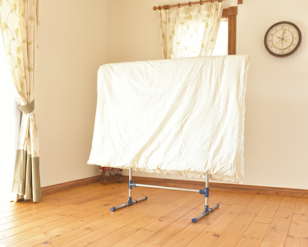 楽天市場 室内物干し 折りたたみ コンパクト 布団干し アルミ合金製 Kilala Light 小型1000 横幅１０５ｃｍ 布団干し 折りたたみ おしゃれ かわいい さびない 頑丈 大型キャスターで収納もらくらくです 日本製 マンション 部屋干し 物干し専門店きらら