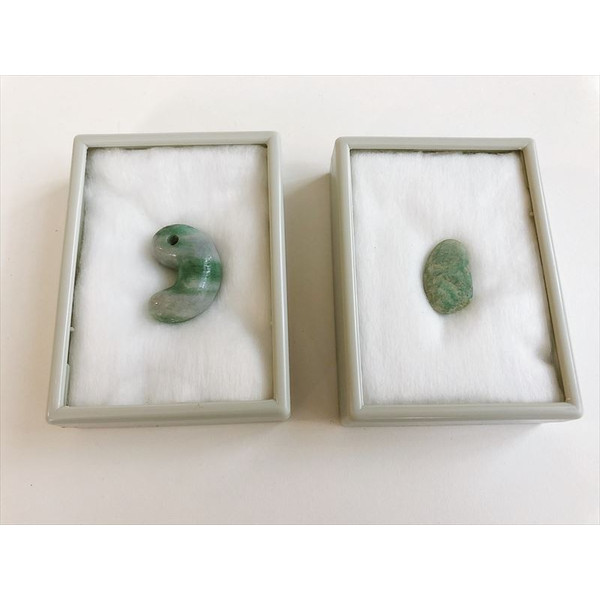 楽天市場】国産 糸魚川産 高級本翡翠 武藤玄功作 『 弥栄大勾玉