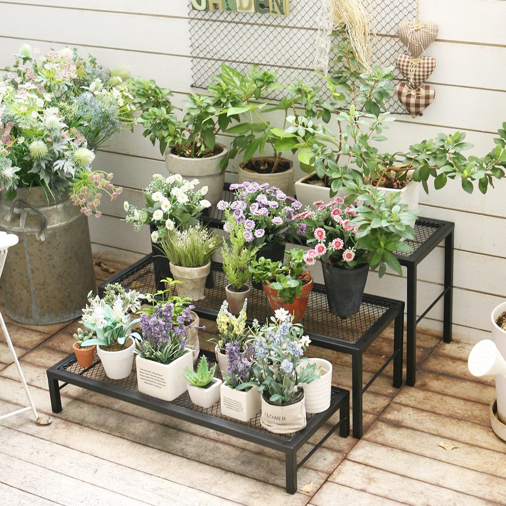 deco-balcon-plantes-fleurs-blanches-jardinières