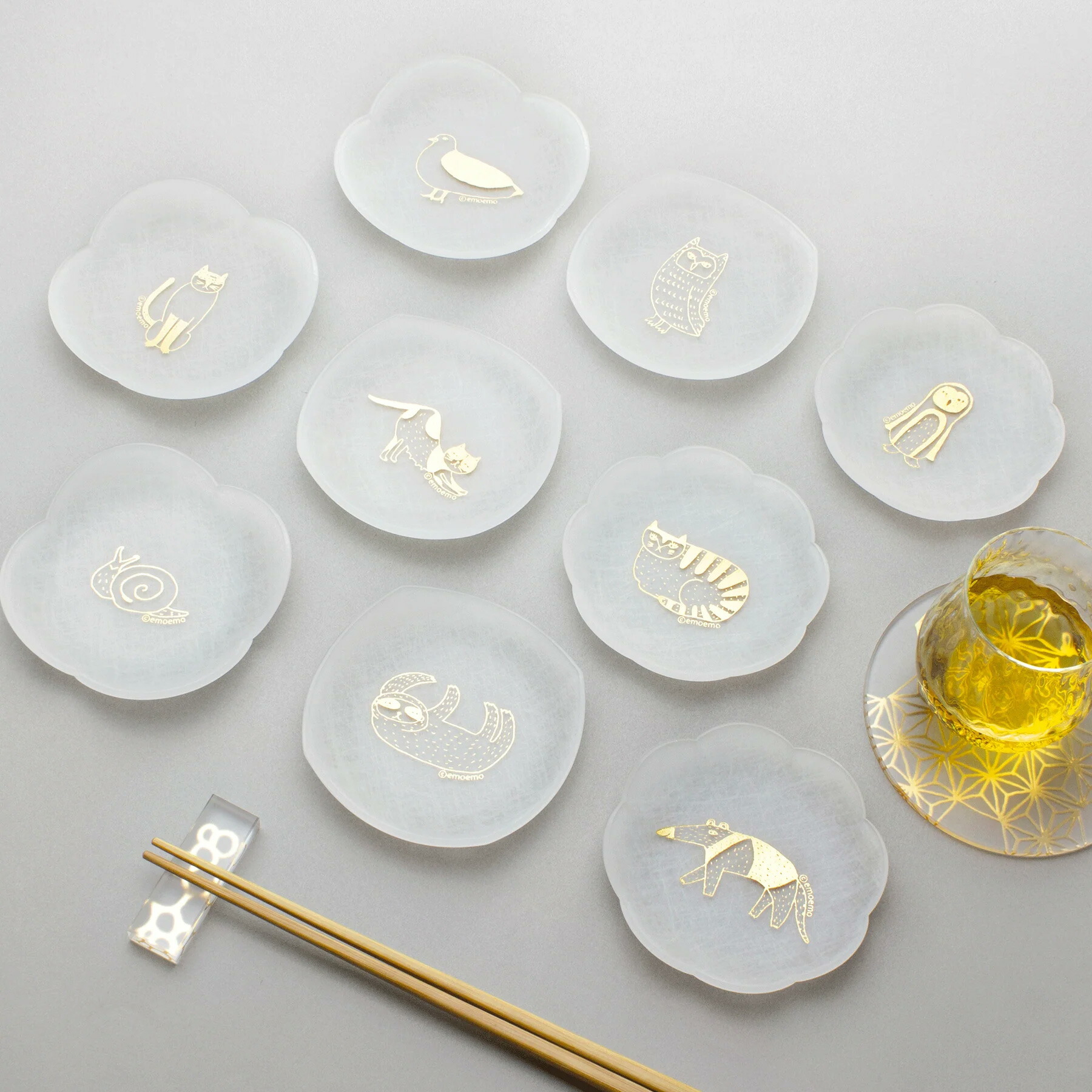 蝶に菊2枚、虫籠皿13枚 菊皿 7.0 朱/溜 漆塗り FC29-10/12 漆器の井助