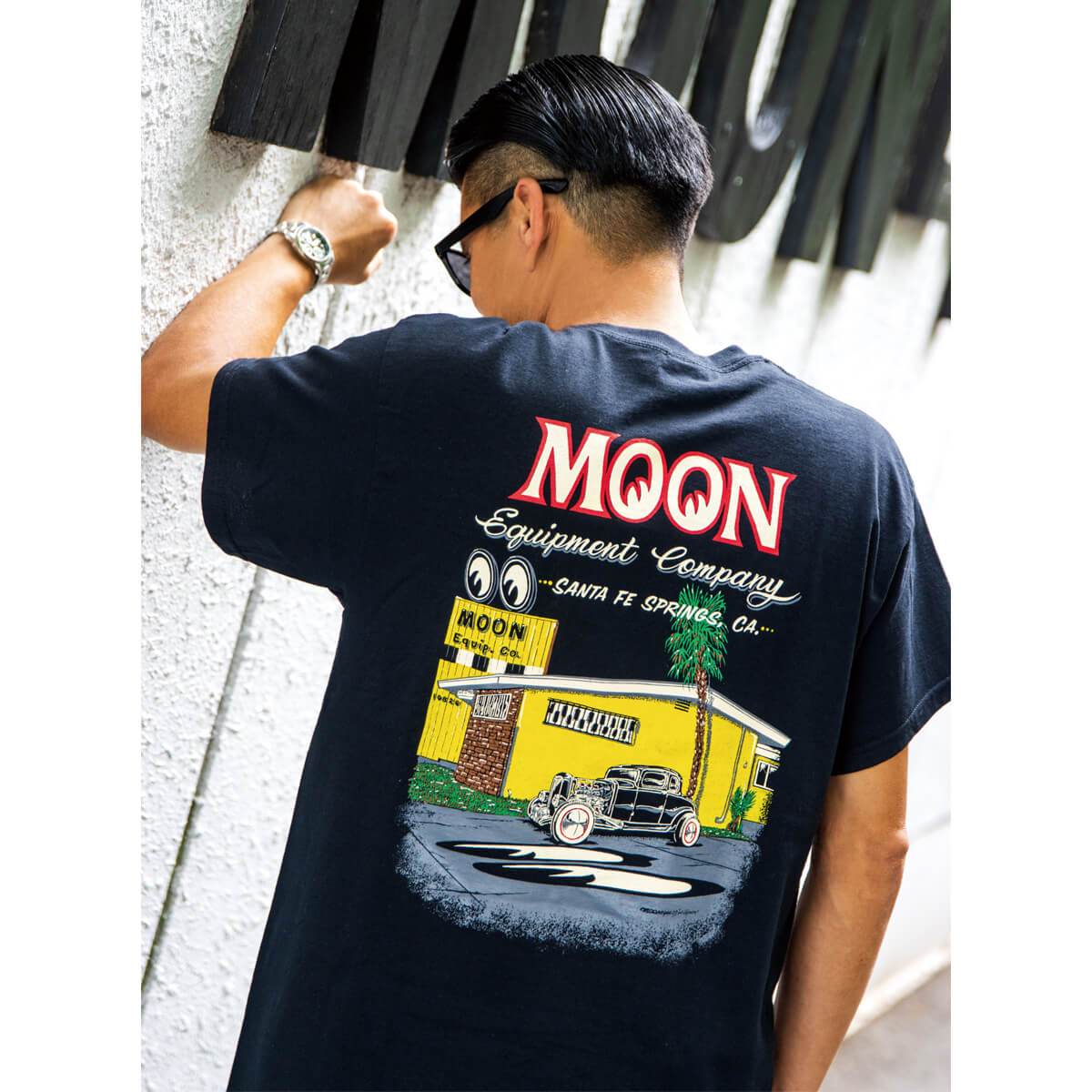 楽天市場】ムーンアイズ MOON Equipment Company Tシャツ : MOONEYES