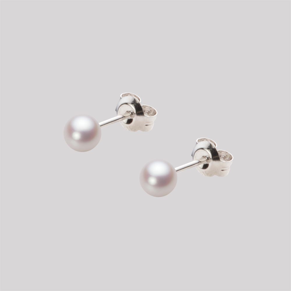 ベビーパール ピアス あこや真珠 4.5mm アコヤ 真珠 ピアス Pt900 プラチナ レディース HA00045R13WPNPA04P ムーンレーベル Moon Label|Moon Label 大月真珠 Online Shop