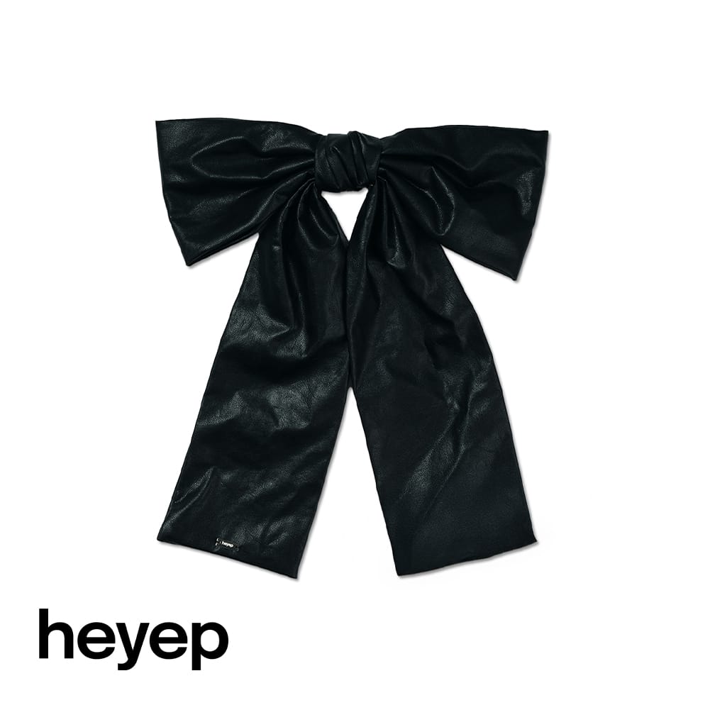 楽天市場】heyep(ヘイップ)Faux Leather Piercing Detail Scrunchie