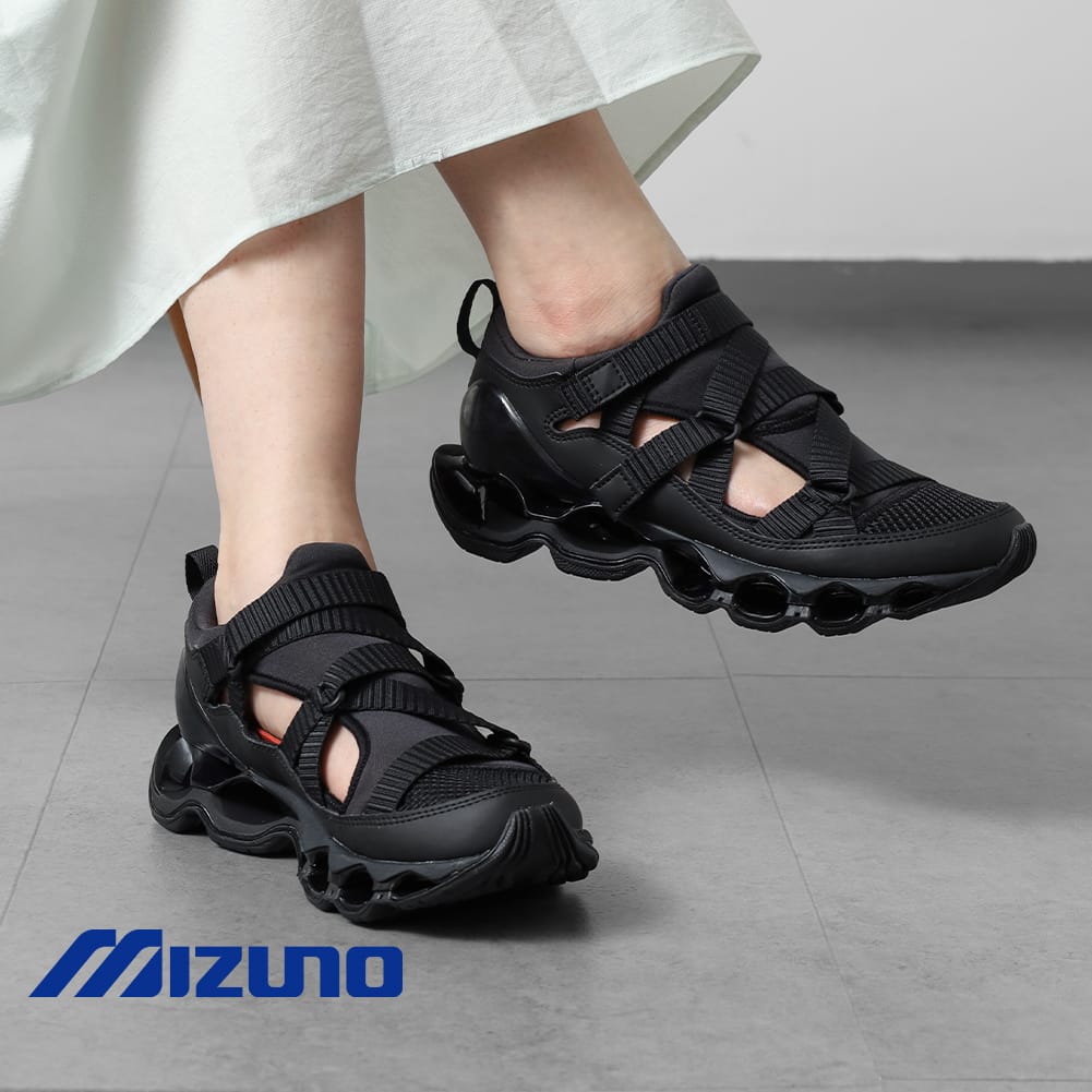 【OOFOS】定番模範例と新型 +（つけ加える）模範例を分かりやすく明らかにする