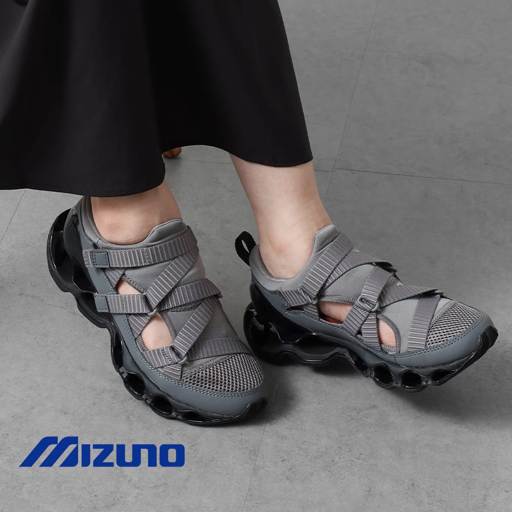 【OOFOS】定番模範例と新型 +（つけ加える）模範例を分かりやすく明らかにする