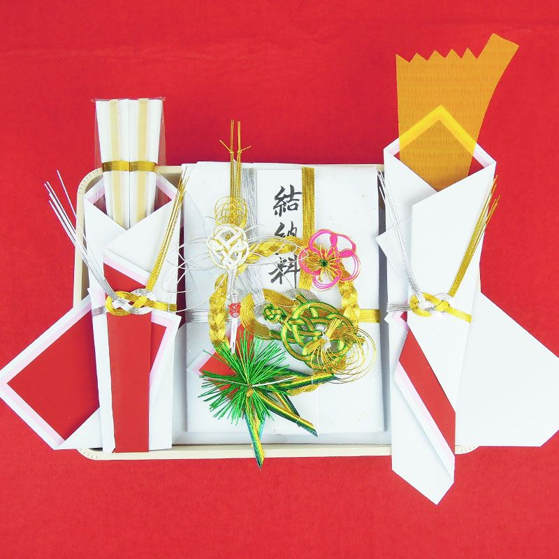 非公式結納品仕かける「山吹」_[毛せん付き添い人][召し上がる会に至適な手渡し印字機] パウダーコンパクト結納仕かける  yuino70104-1 冠婚葬祭-結納品-日用品雑貨・文房具・手芸