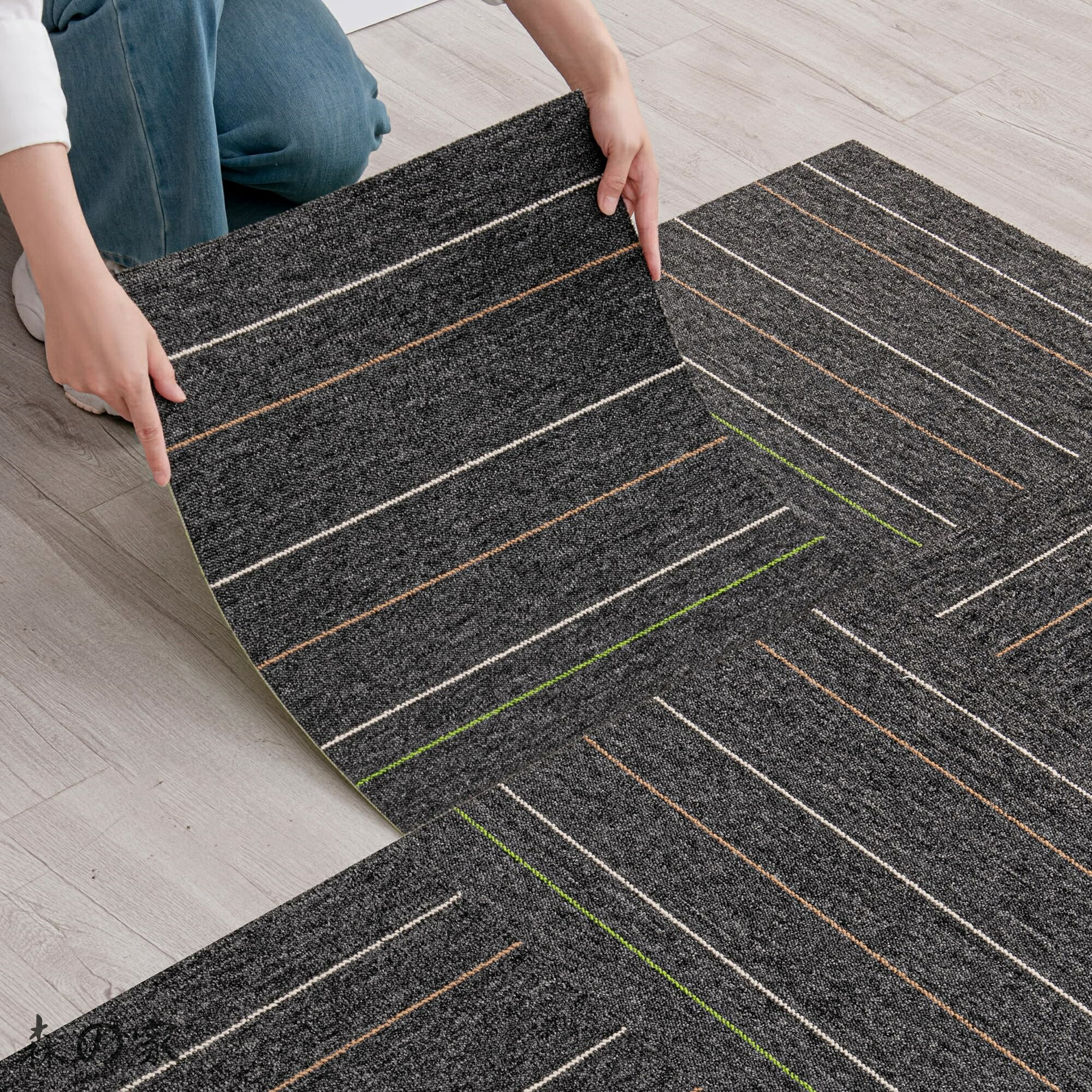 【送料無料】タイルカーペット 50x50cm 32枚【約5畳】 5mm厚 フリーカット フロア カーペット タイル オフィス 専用ずれ防止テープ付き おしゃれ 滑り止め 床暖房対応 防音 防炎 原状回復可 会社/家庭/賃貸/業務用/住宅/高齢者用 ダークグレーボーダー(色|森の家