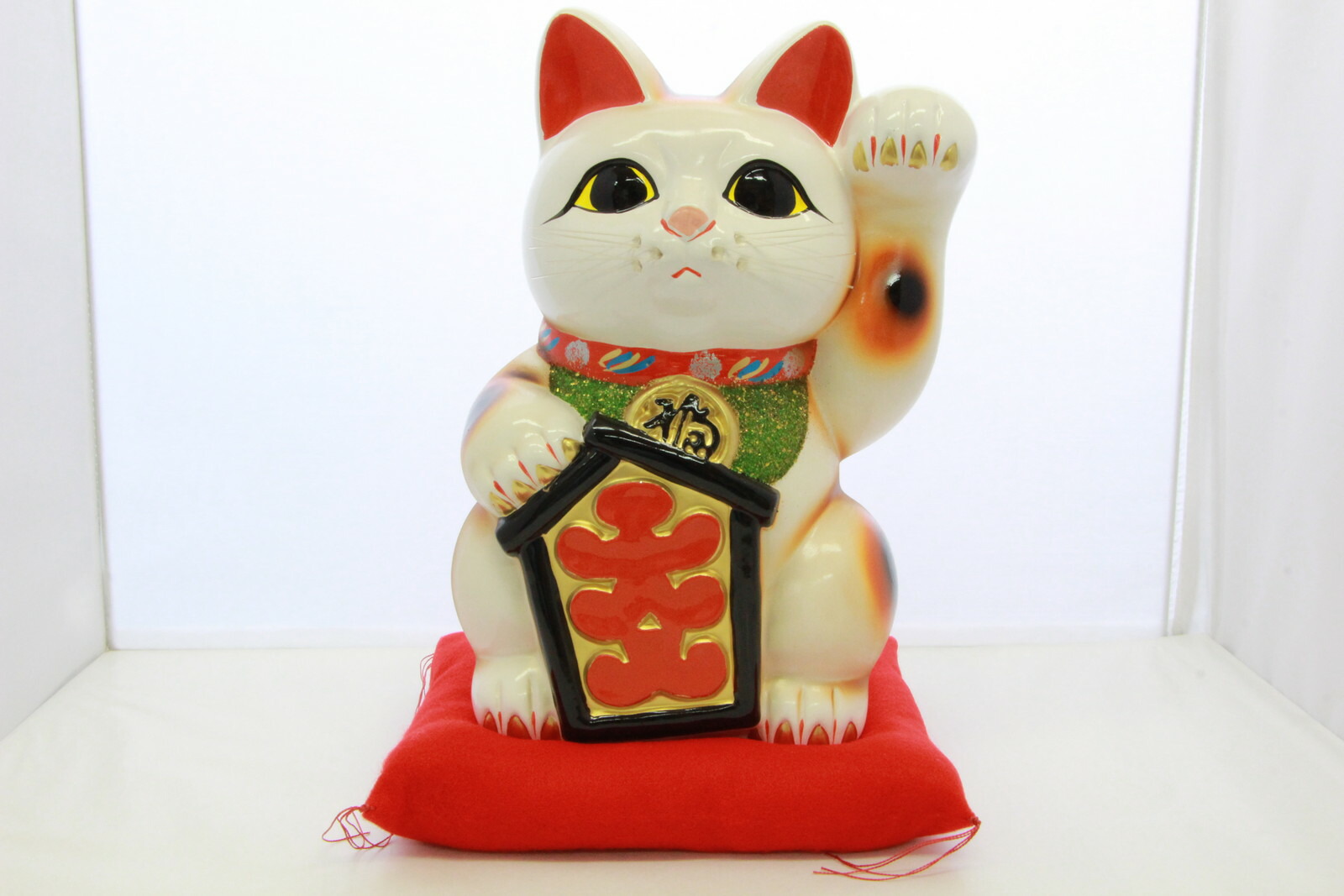 楽天市場】4号招き猫ドル猫白左手(座布団付) 【楽ギフ_包装】 【楽ギフ