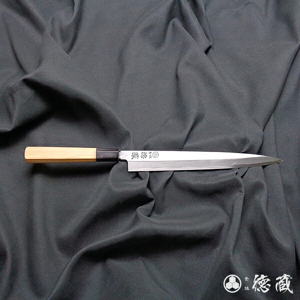 上白鋼 柳刃包丁 イチイ八角柄 240mm/片刃/上白鋼/イチイ八角柄/日本製/徳蔵刃物・TOKUZO KNIVES・JAPAN・Kitchen Knives・包丁・ほうちょう・ホウチョウ・切れ味・プロ・柳刃・魚・片刃・右利き・プレゼント・ギフト・贈り物・一生モノ・鋼・ハガネ・はがね・上白鋼