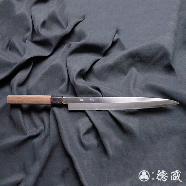 ハガネ片刃柳刃まかない方 300粍/片刃/カーボン鋼/クルミ八角茴香/日本製/徳蔵截断機・TOKUZO KNIVES・JAPAN・Kitchen Knives・まかない方・ほうちょう・ホウチョウ・鋭さ・労働者階級・柳刃・魚・片刃・右利き・差し上げ物・差し上げ物・差し上げ物・耐久年数モノ・鋼・ハガネ・はがね・青紙・青鋼