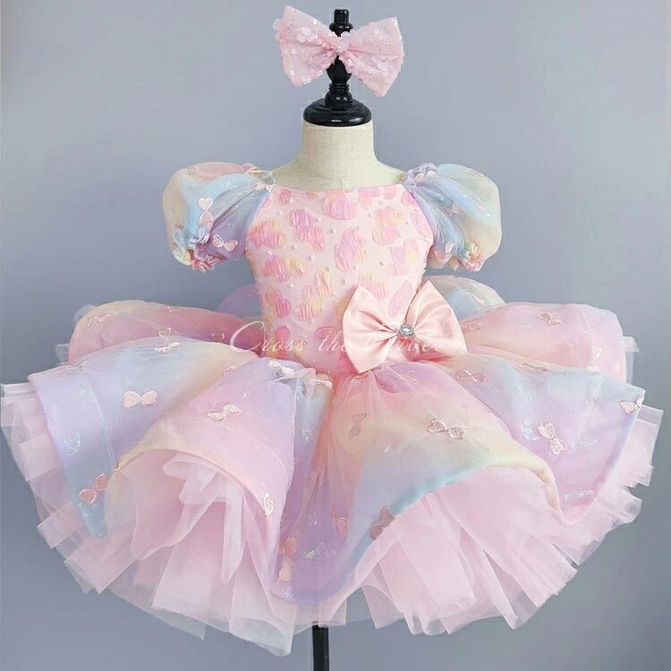 女の子用 発表会衣装 ピンク ワンピースドレス ヘアリボン付き パーティー イベント 舞台 卒園式 入学式 記念写真 お誕生日会 おしゃれ 可愛い フォーマル 柔らかい素材 動きやすい 特別な日に輝くキュートな衣装セット