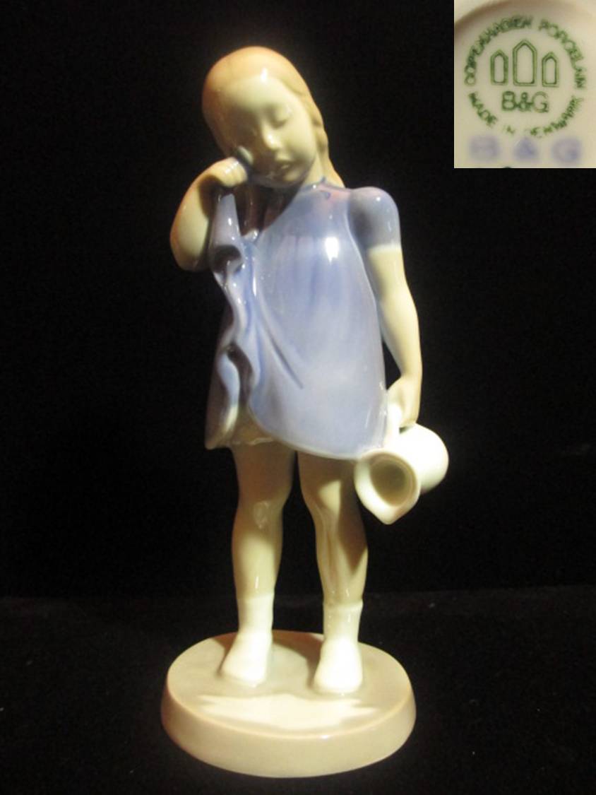 Ｂ＆Ｇ 泣いている女の子のフィギュリン