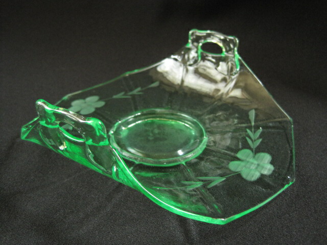 楽天市場】【オールド・バカラ】【ウランガラス】 黄色いウランガラス