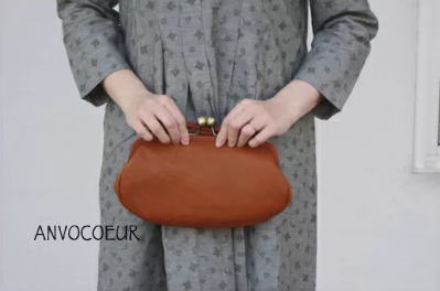 【お買い物マラソン協賛11％OFFクーポン配布中！4/17(金)9:59迄】ＡＮＶＯＣＯＥＵＲ（アンヴォクール）がまぐちタイプの クラッチバッグ Valencia バレンシア　AC13105 本革【OP】 8,672円