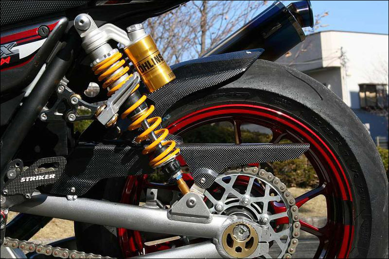 STRIKER エアロデザイン カーボンリヤフェンダー（ロングタイプ ）ノーマルスイングアーム用/ZRX1200 DAEG（09-） SAD-RF101C-L