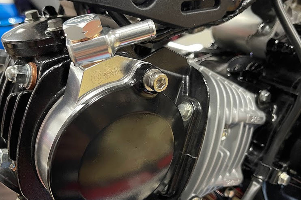 GPXlifan,loncin エンジン。アルミカムカバー