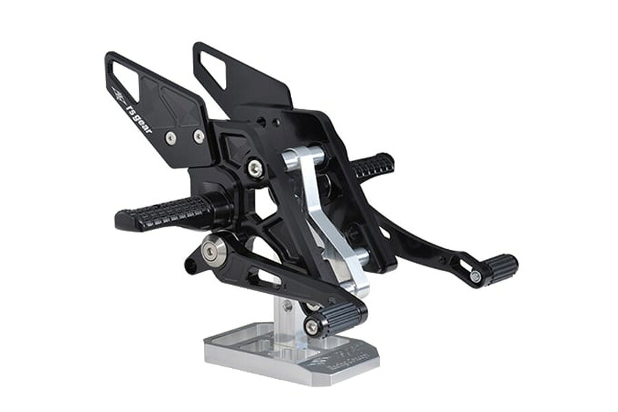 r&rsquo;s gear CB1300 SF/SB ライディングステップ Mk-2（ブラック） AC01-0900-BK｜バイクパーツ MotoJam 店