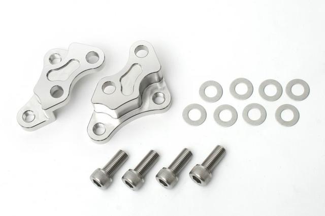 在庫有り ACTIVE アクティブ キャリパーサポート シルバー (40mmピッチ&STDローター径用) 1477003R｜MOTO-OCC 店