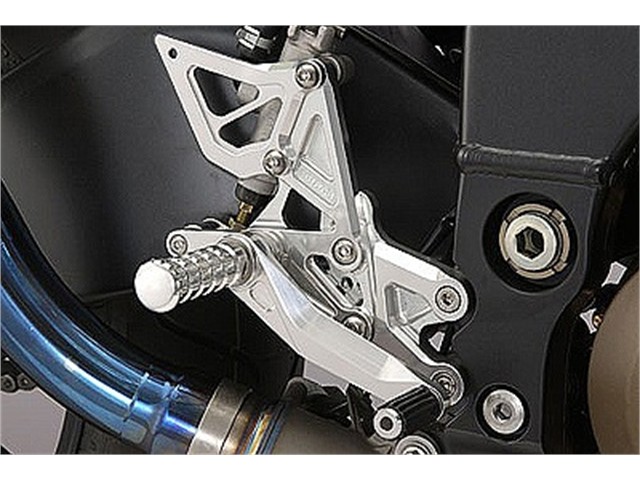 アグラス バックステップ 6P ZX10R 04-05 (312-470-000)｜MOTO-OCC 店