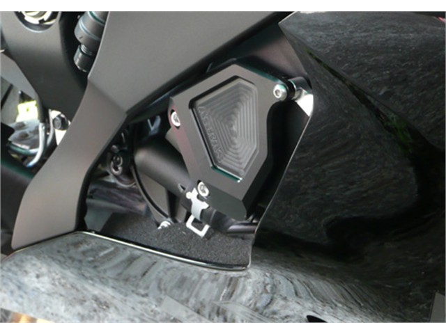 アグラス Rスライダー 右・ケースカバー／黒 YZF-R6 08-11 (342-270-002B)