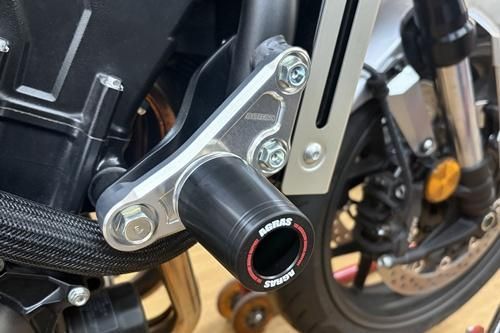 AGRAS アグラス レーシングスライダー エンジンハンガータイプ ホワイト HONDA ホンダ CB1000F 342-188-000｜MOTO-OCC 店