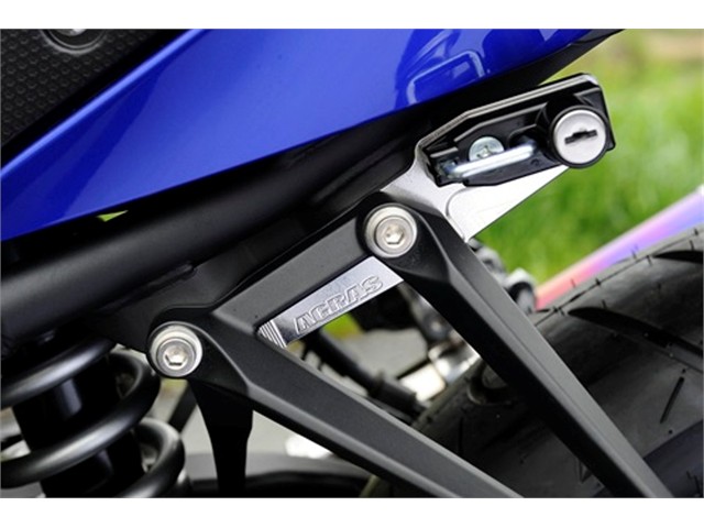 アグラス ヘルメットホルダーBK メッキキーシリンダー YZF-R25／MT-25 (603-275-000BS)