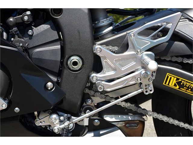 アグラス バックステップ YZF-R6 17 (312-278-000)｜MOTO-OCC 店