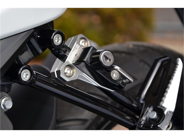 アグラス ヘルメットホルダー BLK/BLK GSX-R125/GSX-S125 (603-307-000BB)|MOTO-OCC 店