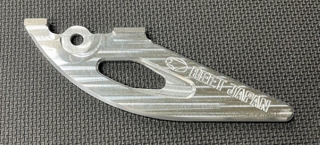 BEET ビート Kawasaki カワサキ ニンジャ1000/SX用 リアスプロケットガードキット シルバー 0428-KH2-09BEET ビート Kawasaki カワサキ ニンジャ1000/SX用 リアスプロケットガードキット シルバー 0428-KH2-09