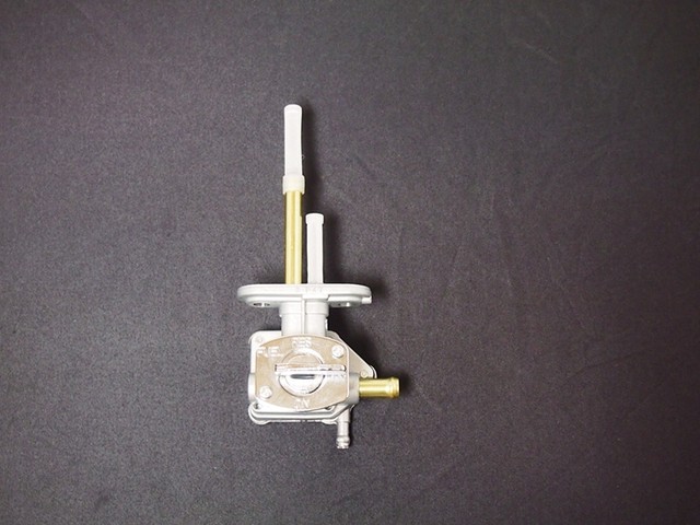 ゼファー1100/400/χ(750)フューエルコックASSY ドレミコレクション 30119|MOTO-OCC 店
