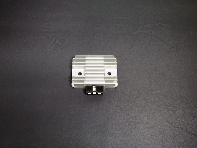 ゼファー400 C1-C5 レギュレーター ドレミコレクション 17507｜MOTO-OCC 店