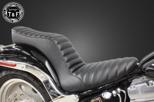 在庫有り T&F ティーアンドエフ Harley-Davidson ハーレーダビッドソン ソフテイル(SOFTAIL)200ワイドタイヤ用 ダブルシート(タックロール) STST14