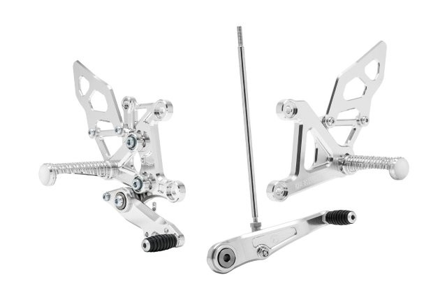 モリワキエンジニアリング MORIWAKI バックステップキット SIL 400X/CBR400R 19- 05060-201R6-02｜MOTO-OCC 店