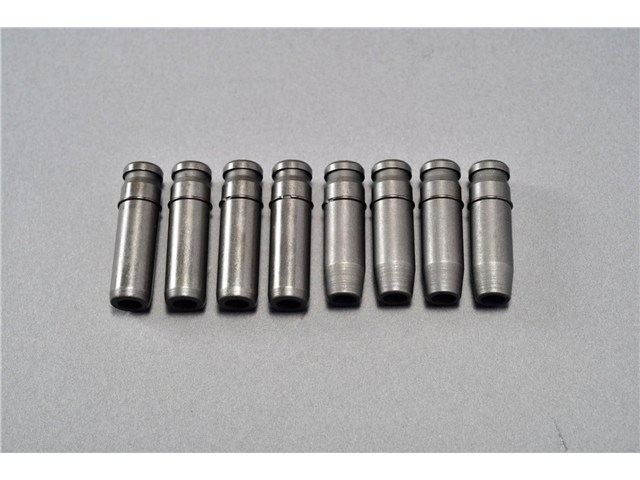 【納期3ヶ月以上】 M-TEC中京 エムテック中京 バルブガイドセット 0.10 O/S IN&EX(8PC) Z/KZ MRS-K-E064