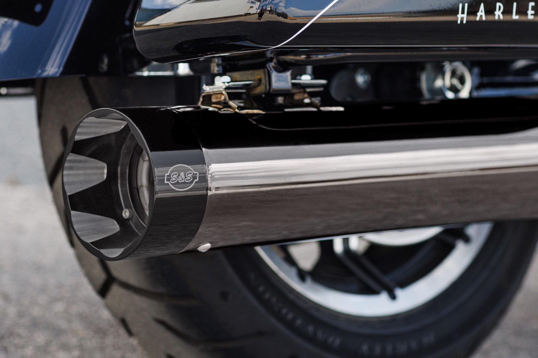 S&S Cycle エスアンドエスサイクル SIDEWINDER 2-1 スモーキークローム Lava Chrome M8 Touring 17-20 550-1087
