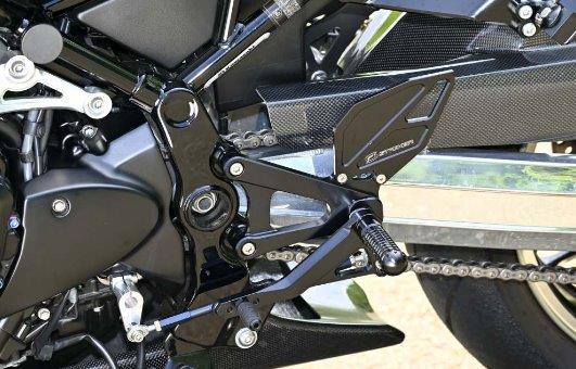STRIKER ストライカー FORTI ステップキット ブラック Z900RS／CAFE 18-23(2BL／8BL) ブラック SS-FT2158B｜MOTO-OCC 店