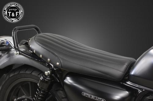 在庫有り Garage T&F ティーアンドエフ GB350 スタッド付きショートフラットシート(バーチカル) 606110