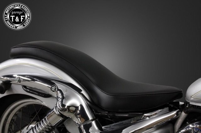在庫有り Garage T&F ティーアンドエフ イントルーダーLC250　コブラシート(スムース) 8022501｜MOTO-OCC 店 23,389円