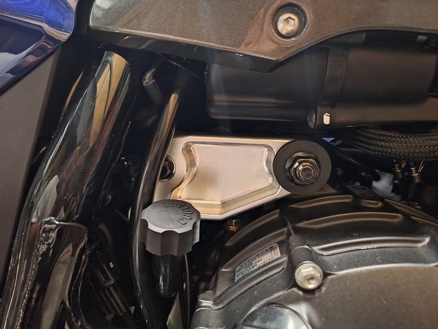 Yamamoto ヤマモトレーシング マフラー CB1300SF/SB エンジンハンガーセット　シルバー 2014年～2024年 00012-54S