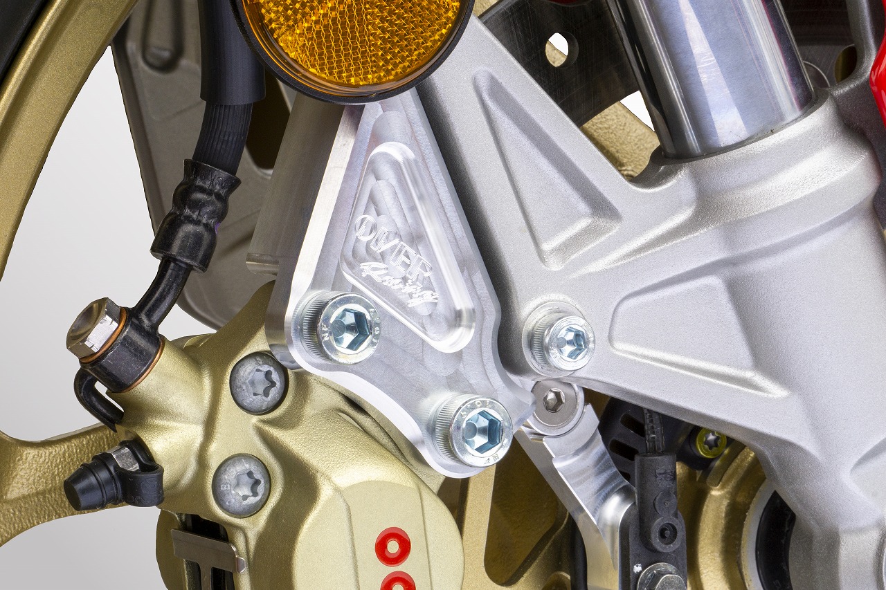【18日限定！クーポン配布！】 OVER Racing(オーバーレーシング) バイク用 フロントキャリパーサポート ブレンボ4P用 シルバー CBR250RR ABS 83-021-11