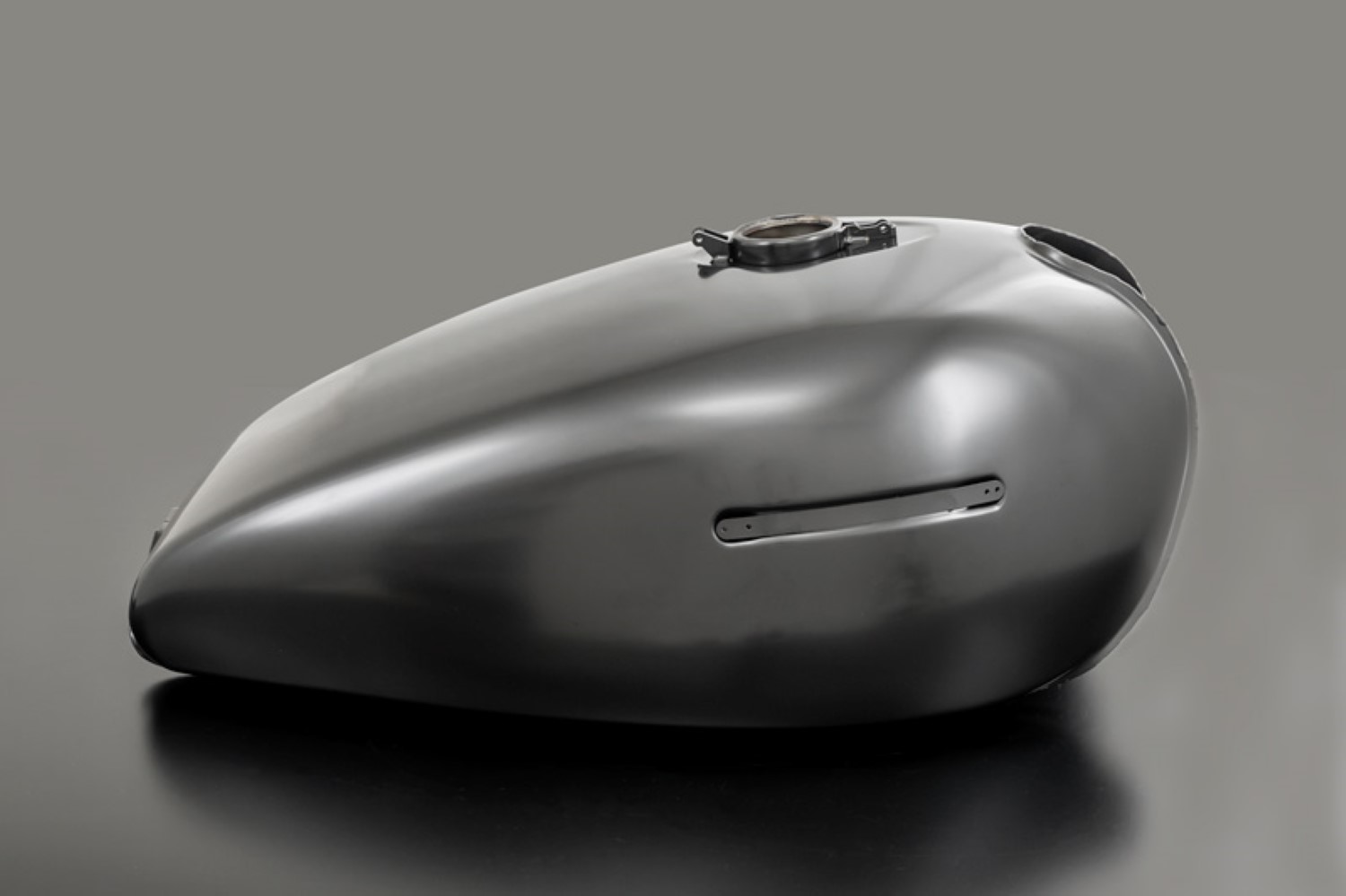 PMC(ピーエムシー) バイク用 外装関連 Z1/Z2 フューエルタンク (容量:16L) 73-185|moto-zoa 店