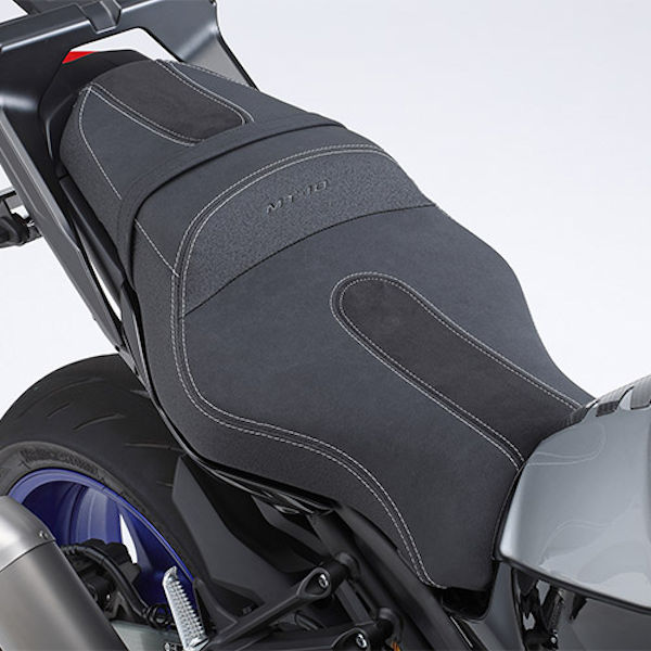トレーサー900 コンフォートシート　前後セット　Q5KYSK115G01 トレーサー900 コンフォートシート 前後セット Q5KYSK115G01