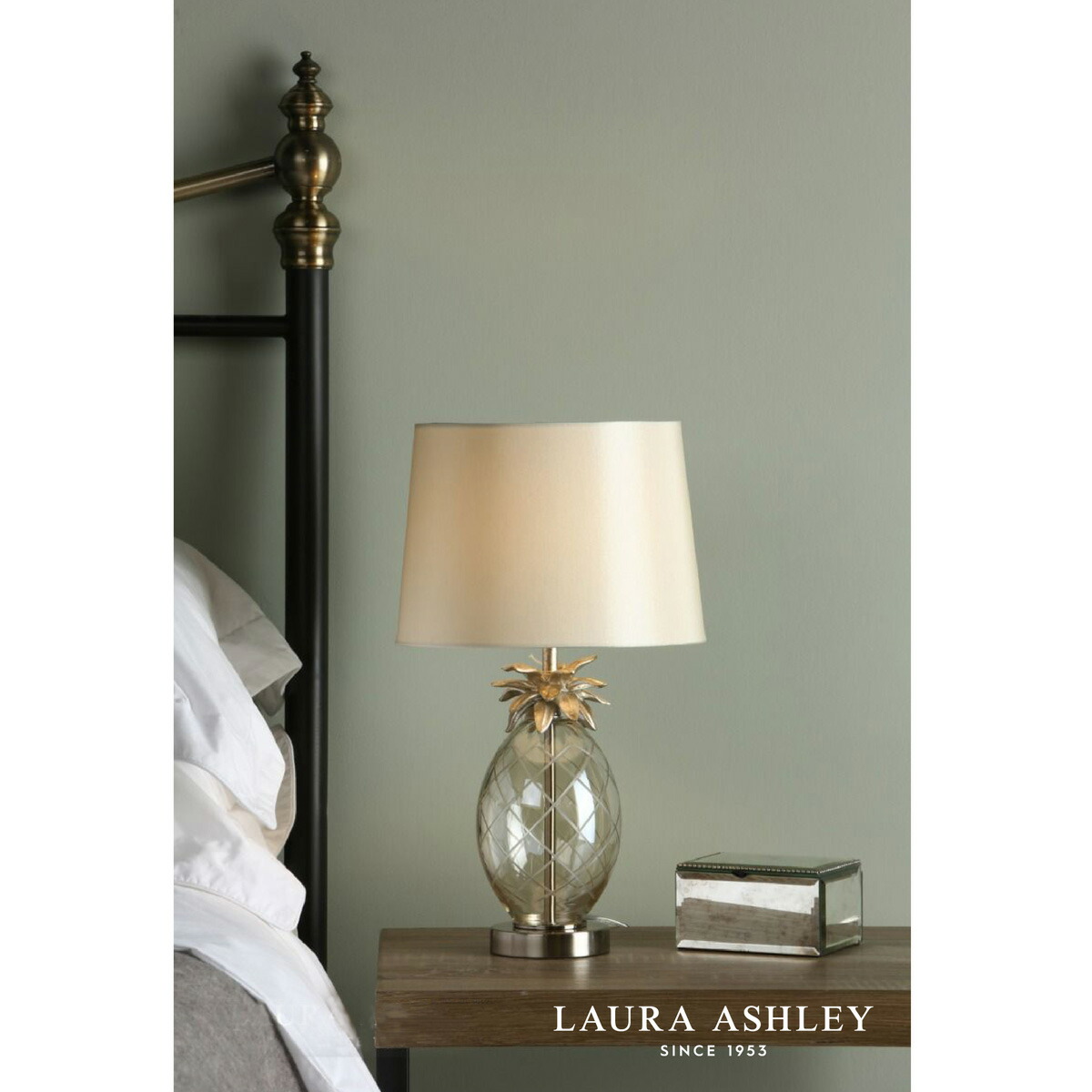 [もれなくP5倍][MotoM公式] LAURA ASHLEY テーブルライト テーブルランプ LED 照明 間接照明 英国風 レトロ エレガント フェミニン ナチュラル ヴィンテージ リビング 寝室 テーブルライト GST025 ランプ付き E17 口金 電球色 おしゃれ かわいい 読書灯 アールヌーヴォー