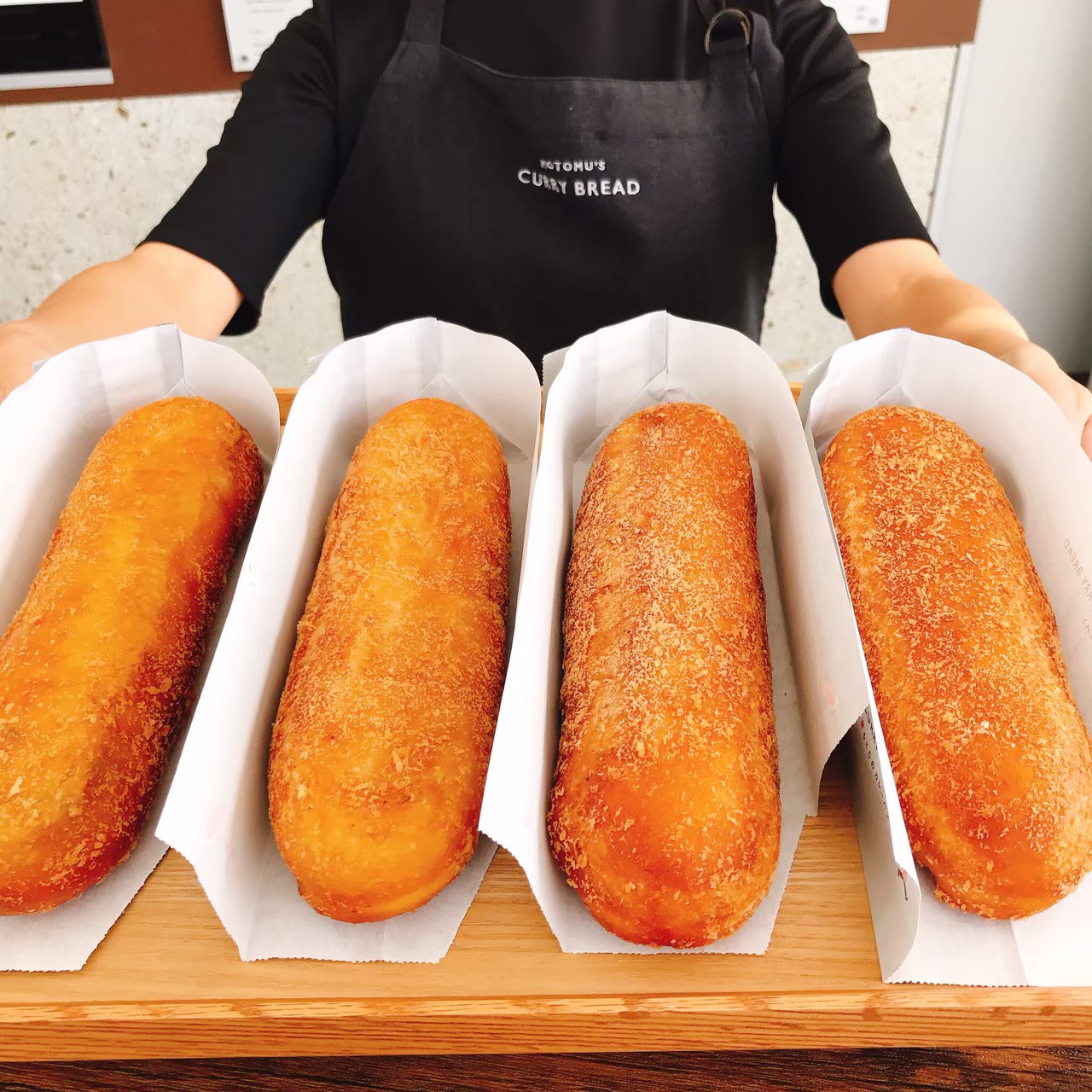 氷る食麺麭 沖縄発 お取り寄せ 差し上げ物 築地焼肉もとむ A5格牛すじカレー最初 18cm もとむのカレーパン 12巻帙ひとそろい Cannes Encheres Com