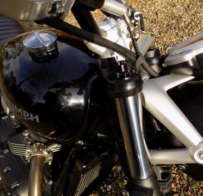 トライアンフ T100/ストリートツイン/スクランブラー/ボバー フロントフォークアジャスター TEC