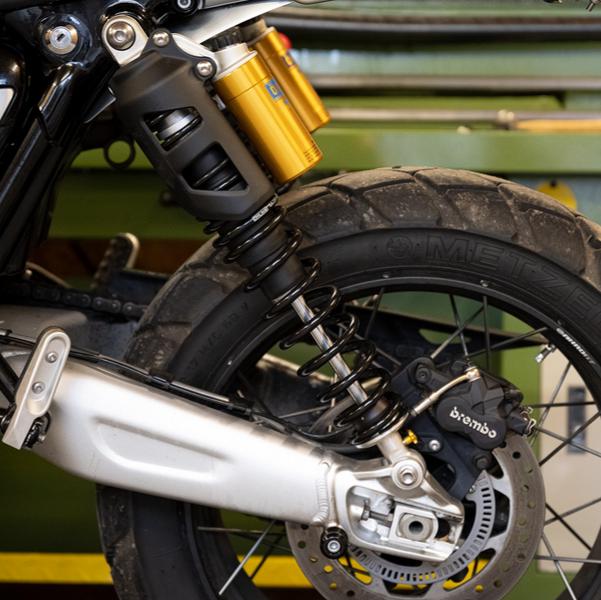 TRIUMPH トライアンフ　スクランブラー１２００ローシートXE,XC,X対応 トライアンフ スクランブラー1200 ランブラーシート ブラック